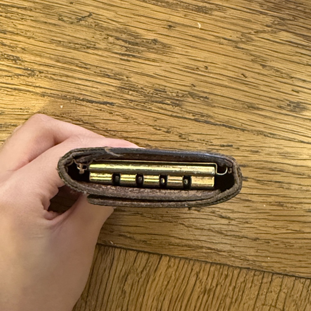 Louis Vuitton Monogram 4 Key Holder - Picture 6 of 9
